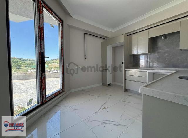 Remax Şehır'den Termal Yolunda Satılık Daıre 5