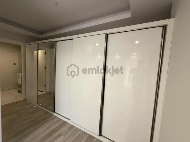 Özgün Gm'den - Güzelyurt'ta Havuzlu Sitede Kiralık 3+1 Ara Daire 2