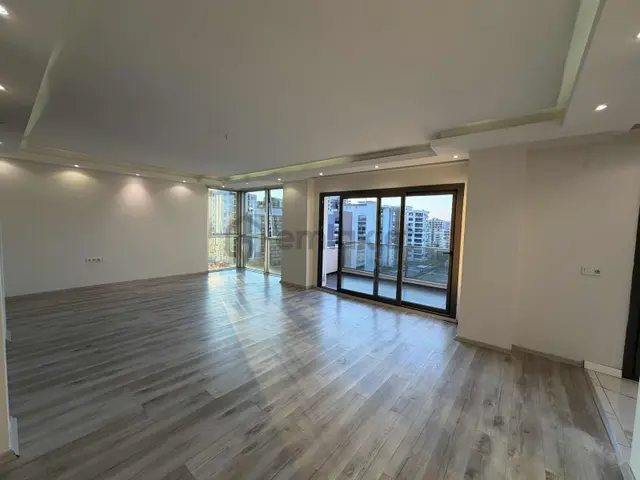 Özgün Gm'den - Güzelyurt'ta Havuzlu Sitede Kiralık 3+1 Ara Daire 3
