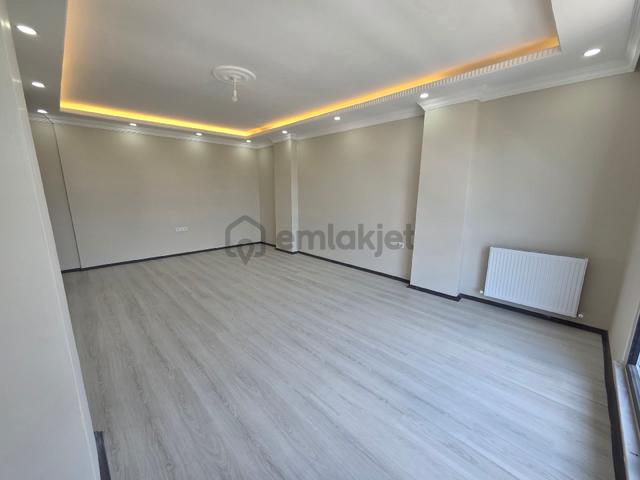 Taşoluk Kaymakamlığı'na 2 Dk Mesafede Cadde Üzerinde 4+2dublex 4