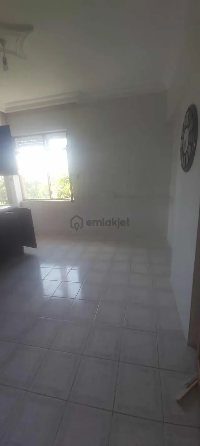 Teracıty Yakını Ana Cadde Üzeri Geniş Daire 4