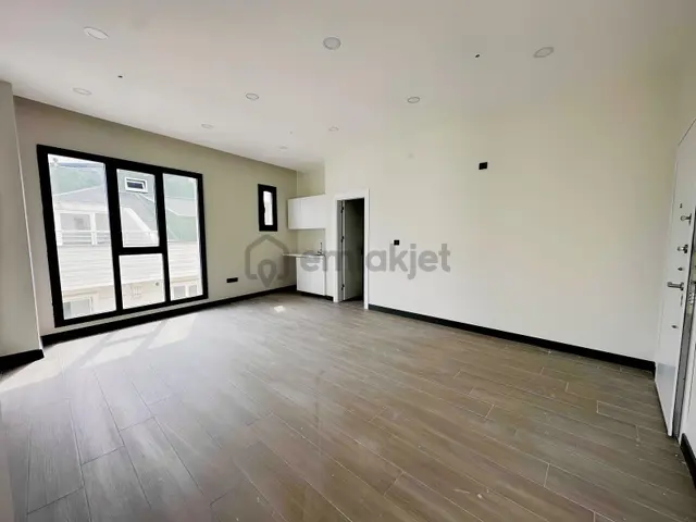 Beylikdüzü Mira Plazada 32 M² Kiralık 1+0 Ofis 3