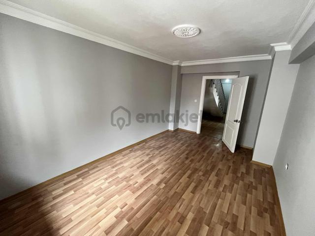 Battalgazi Mahallesi'nde 7+1 Teras Kat Daire 4