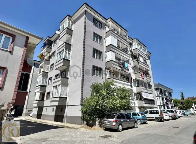 Kaymak Emlaktan Erenler'de İçi Sıfır 3+1 125m2 Kiralk Daire 1