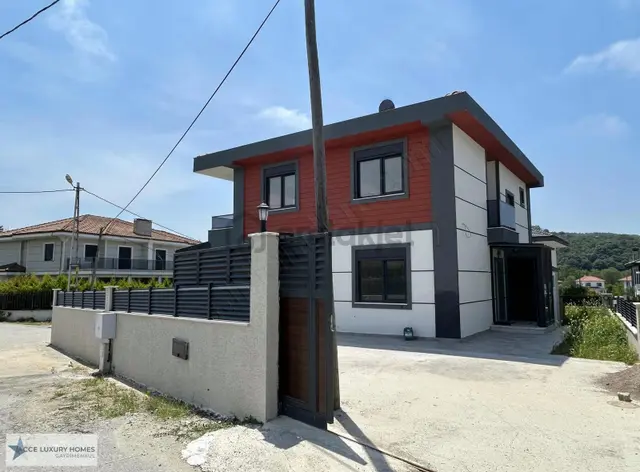 Şile Çavuş Mahallesinde Satılık Müstakil 4+1 Villa 1