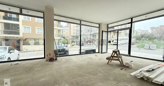Beylikdüzü Satılık Muhteşem 2 Katlı Kullanışlı Köşe 150m2 Dükkan 3