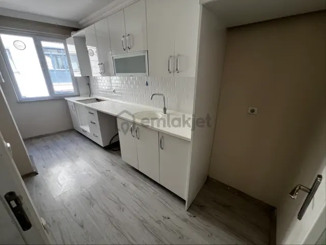 Mevlana Mh Adalet Sarayına 200mt Kiralık 2+1 Asansörlü Arakat Daire 4