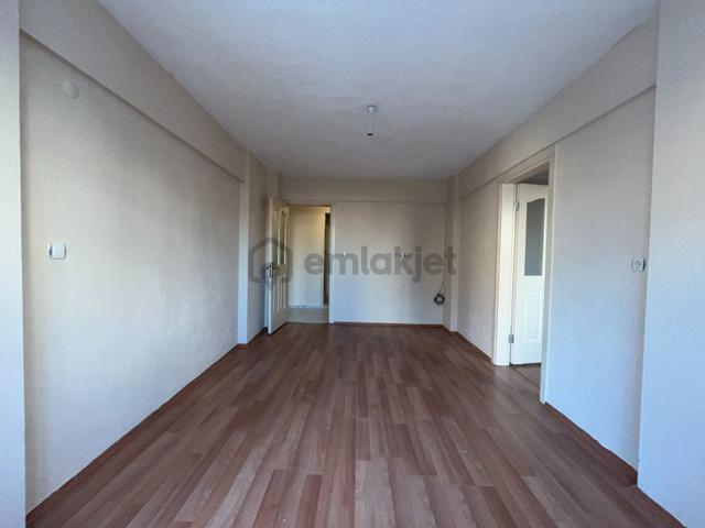 Gümüşpala Merkez'de Doğalgazlı Ve Ara Kat 3+1 Kiralık Daire 3