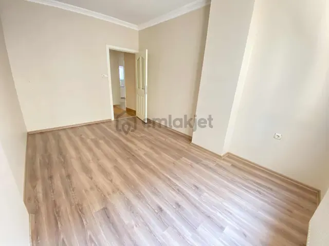 Yeni Doruk Hast. Arkasında İçi Yapılı Ara Kat Kiralık 3+1 Daire 3