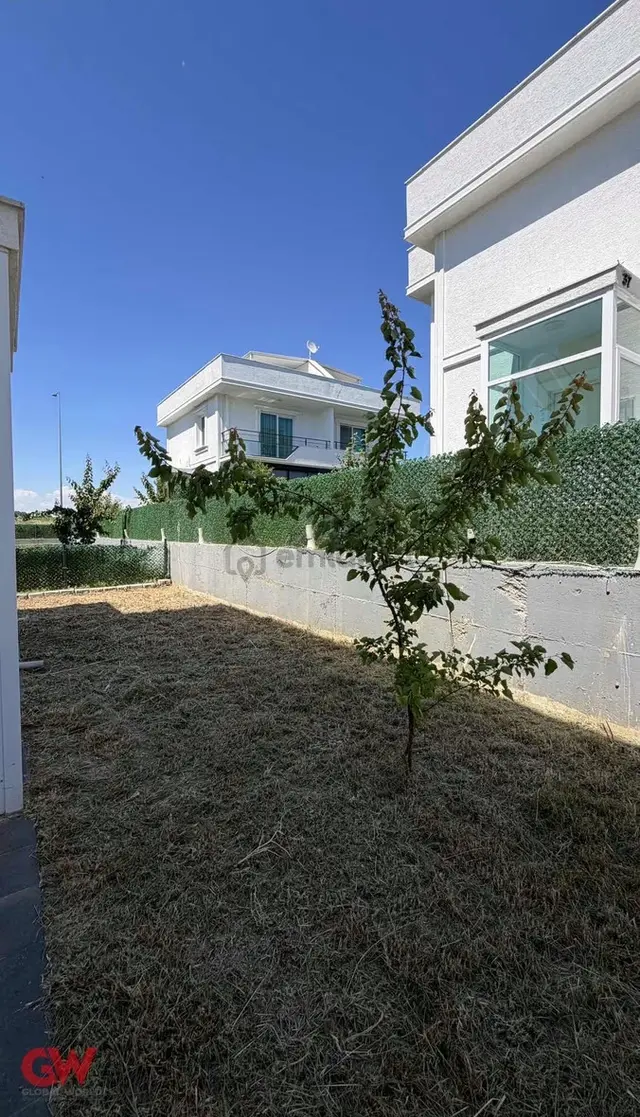Bahçelievler Mah. Satılık Lüks Villa 5