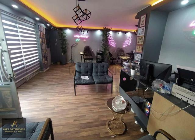 Ofiste Kiralık 100 M2 Dükkan 4