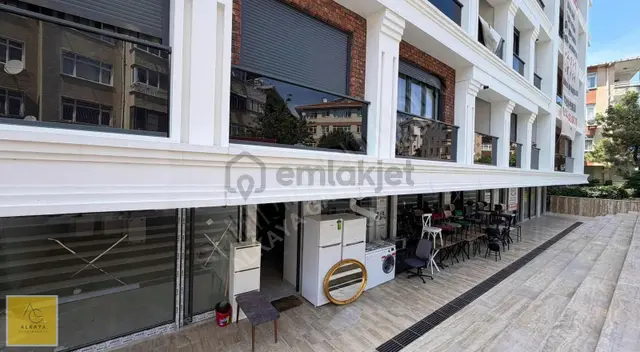 Küçükyalı Rüştü Sarp Cad. Satılık 36m² Dükkan - Ön Cephe 3