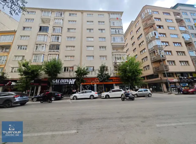 Turyap Söğütönün'den Cengiz Topel Cadde Üzeri Kiralık 3+1 Daire 2