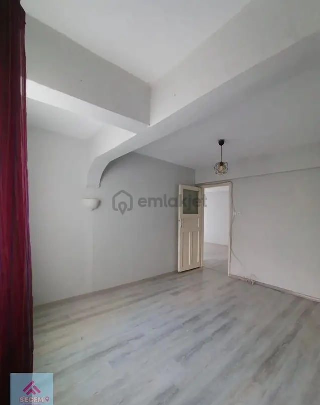 Bandırma Paşakonak Mh Ara Kat, Çift Wc'li, Çift Cepheli 2+1 Kiralık Daire 4