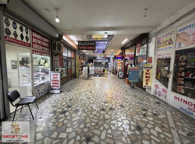 Halkalı Meydanda İşlek Cadde Üzeri 180 M2 Kiralık Dükkan 5