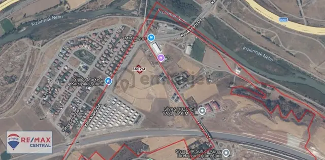 Remax Central'dan Esenyurtta Satılık Ticari 1210m2 Arsa 1