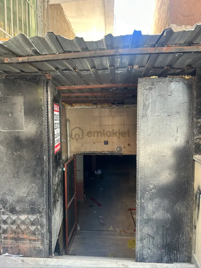 İşinize Uygun! 240 M² Kullanım Alanlı, Merkezi Konumlu Depo / Atölye 3