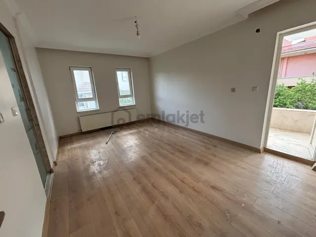 Güvenli Site İçerisinde Özel Bahçeli Prestijli 5+2 Kiralık Villa 4