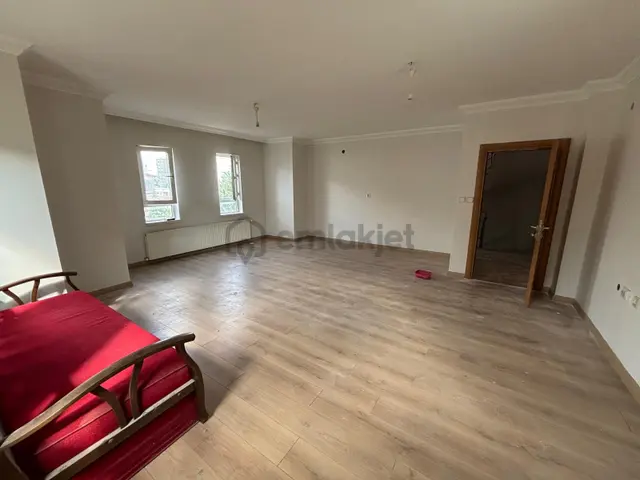 Güvenli Site İçerisinde Özel Bahçeli Prestijli 5+2 Kiralık Villa 3