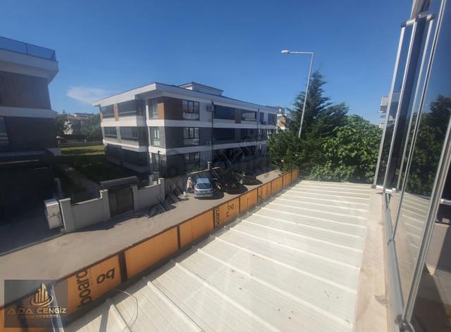 Serdivan Yazlık Ta Cok Merkezi Konumu Olan 2+1 Daire 4