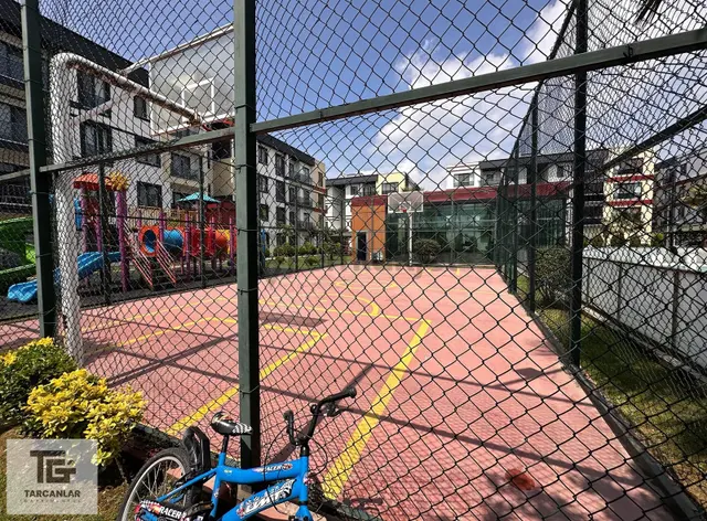 Tarcanlardan Kartepe F.s.m. Karcityde Havuzlu Site Arakat 2+1 5