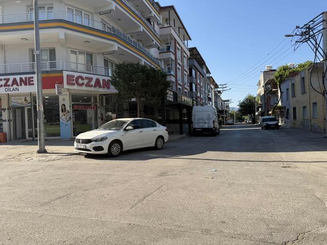 İşlek Caddede Dükkan 4