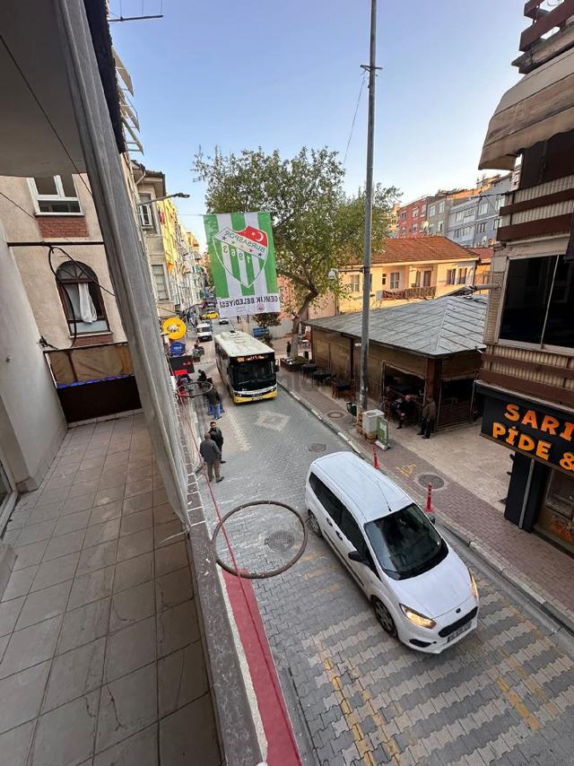 Küçük Emlaktan Satılık Cadde Üzeri 2+1 Daire 4
