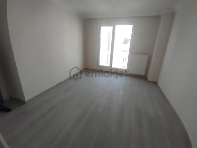 Silivri Yeni Mh. Merkezde Güvenlikli Site İçi 2+1 Kiralık 3
