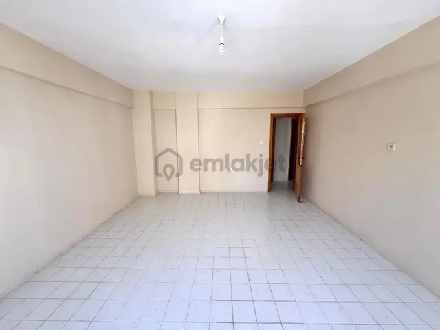 Kuşadası Merkezde Tüm Olanaklara Yakın 2+1 Kıralık Daıre 4