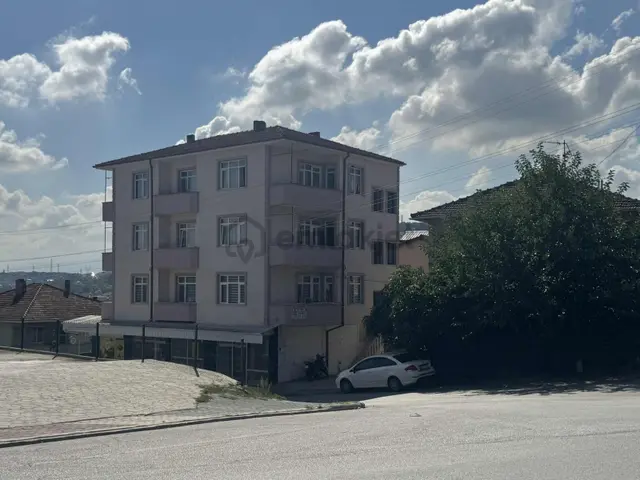 Remax Hür Uğur Çakar'dan Serdivan Kaymakamlık Yanı 3+1 Daire