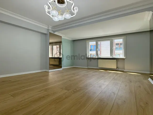Metrobüse 10 Dk Mesafede Özel Dekorlu İskanlı 100m2 Fırsat Daire 3