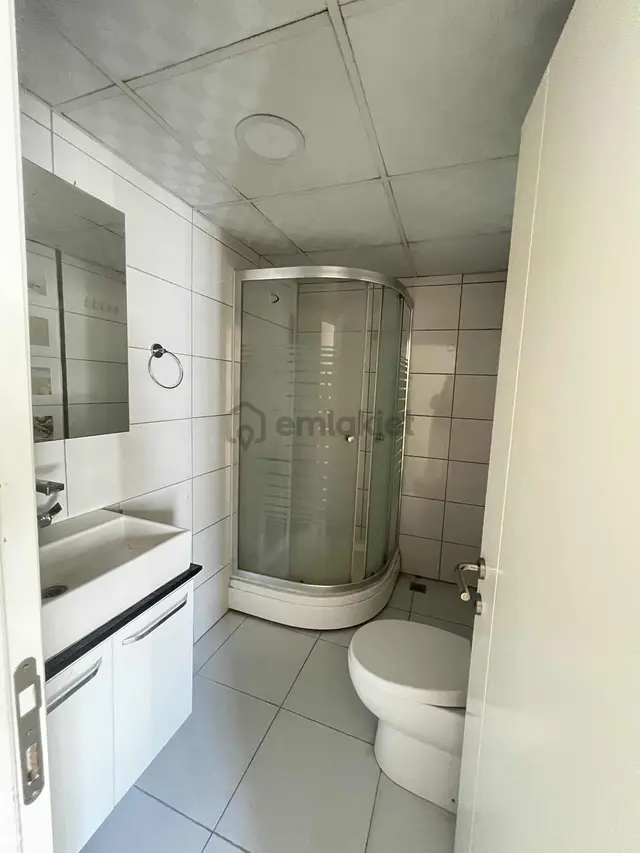 Havuzlu Nezih Sitede 3+1 155 M2 Ebeveyn Banyolu Çift Balkonlu 4