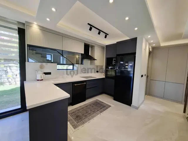 Turyap'tan Denize Sıfır Eşyalı Kiralık Lüx Villa 2