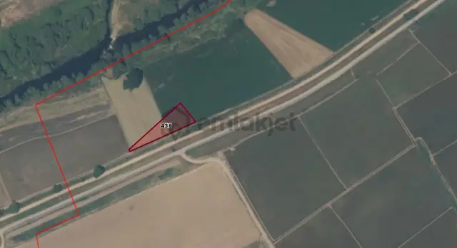 Balıkesir Manyas Kulak Mah. Sulaması Olan 1.200 M² Satılık Tarla 3