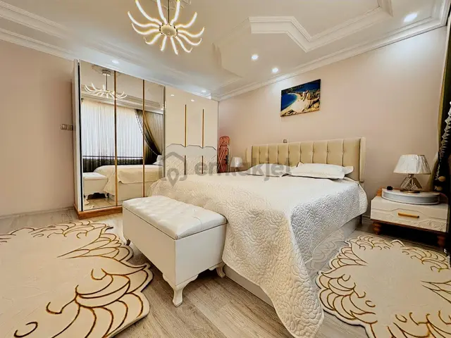 Banaz'da Emsalsiz Bahçeli 5+1 Forleks Satılık Masrafsız Villa 3