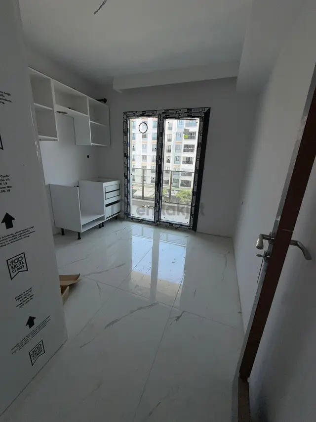 Osmanlı Caddesi Üzerinde ! Güvenlikli Sıfır 3+1 Satılık Daire 3