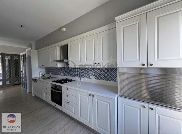 Ege Yakası Sitesi 2 Balkonlu Barbekülü Kiralık 3+1 Daire 155 M² 4