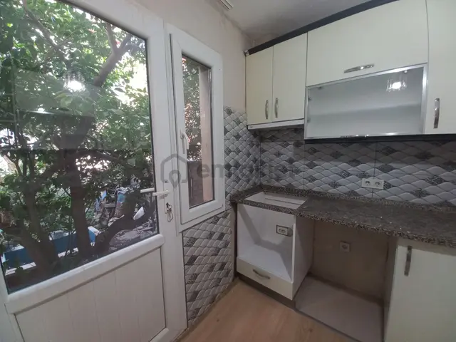 Bornova Zafer Mahallesi'nde Kiralık 1+1 Ferah Daire 3