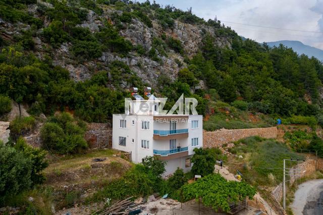 Alanya Kızılcaşehir’de 615 M² İmarlı Arsa Ve 2 Katlı Bina 3