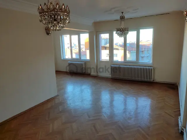 Asel'den Atatürk Bulvarı Asansörlü Dubleks 6+1 Teraslı 350 M2 2