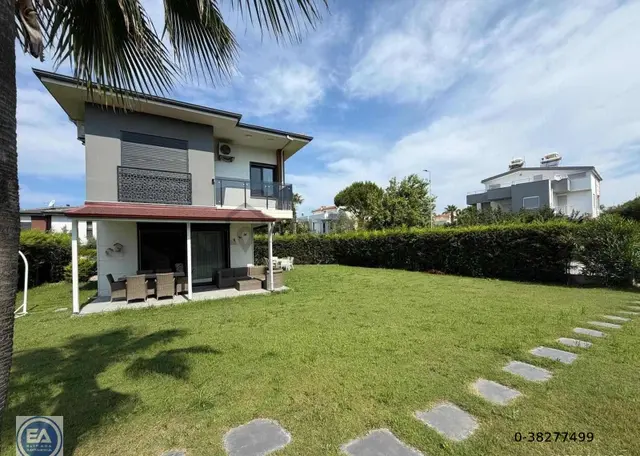 Kuşadası Davutlar Sahilinde Müstakil Havuzlu Villa 2