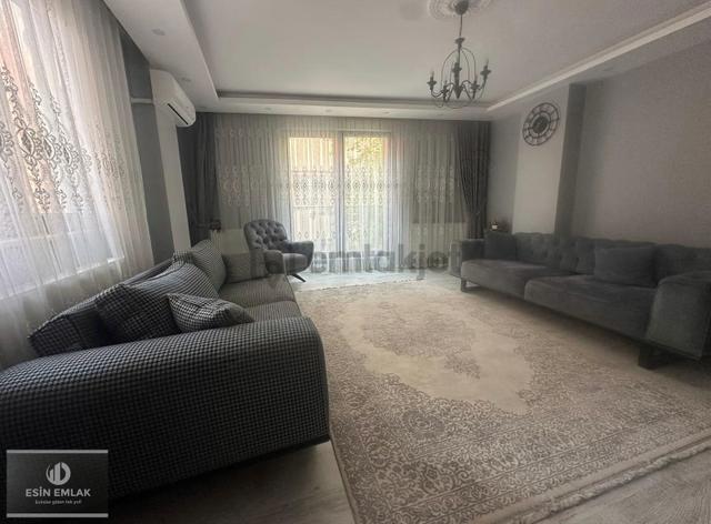 Tatlıkuyu Mah Balkonlu Geniş M2'li Ferah 4+1 Tersdubleks Daire 3