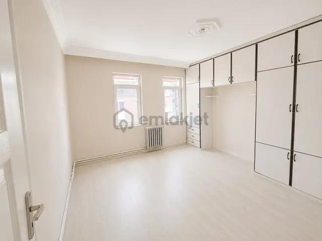 Serra'dan Zafertepe'de Kiralık 3+1 Daire 3