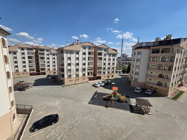 Bizim Emlak'tan Kuzeykent Şamil Sitesi'nde Satılık 3+1 Daire 3