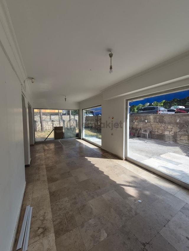 Afyon Üçok Emlaktan Dervişpaşa Mah İşlek Bölge Kiralık Dükkan 5