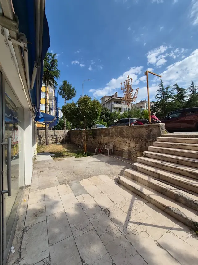 Afyon Üçok Emlaktan Dervişpaşa Mah İşlek Bölge Kiralık Dükkan 3