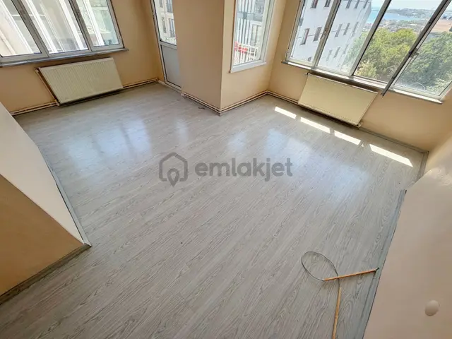 * Meral R5621 Barbaros Cad En Üst Kat Deniz Manzaralı Geniş 2+1 3