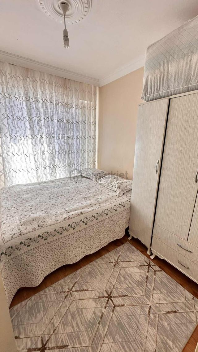 Denize Yakın Ara Kat Kombili Genişm2 Eşyalı 1+1 Acil Satılık 4