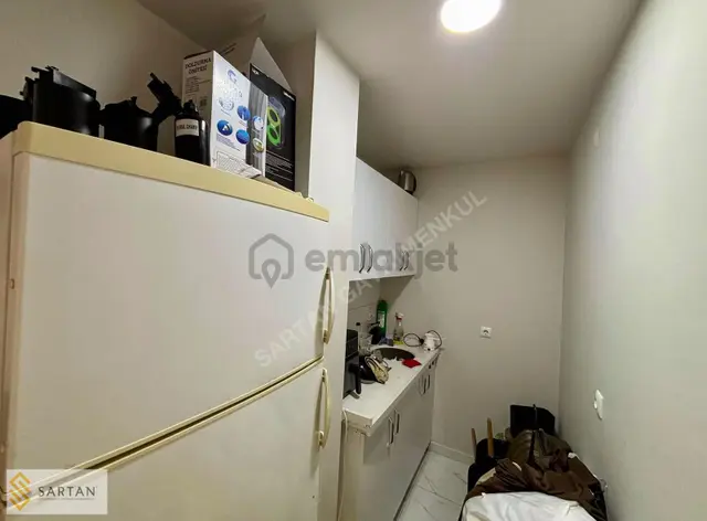 Balkan Bulvara Cephe Devren Kiralık Kadın Butik Dükkanı 2