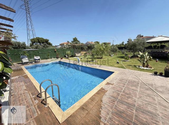 Duacı Mahallesinde Havuzlu Özel Yapım Lüks Müstakil Villa 1